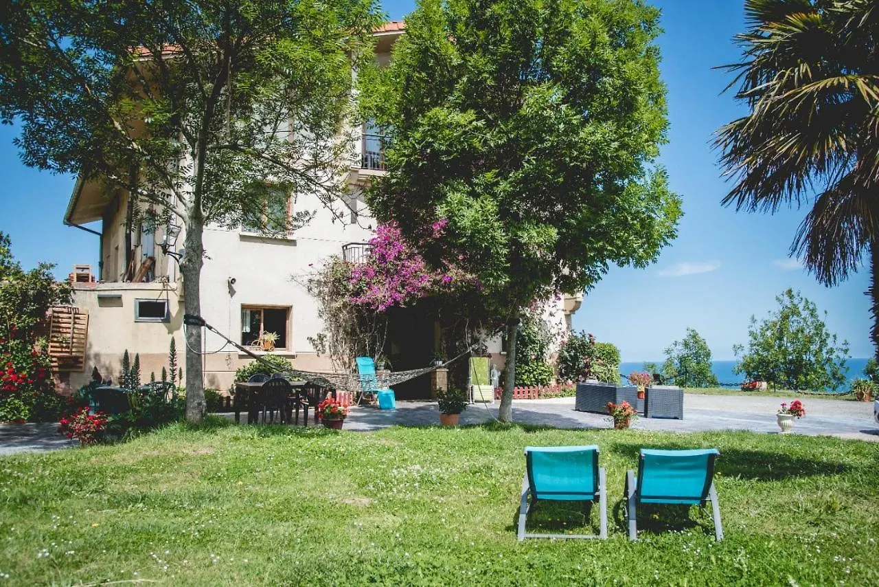 Gure Ametsa Guest House Getaria