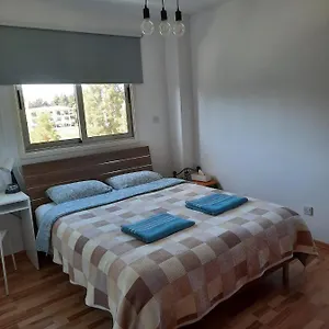 Private In Shared Near Airport - 24 Hour Shuttle Service , Larnaca Chypre